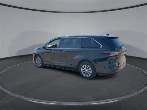 2023 Toyota Sienna LE