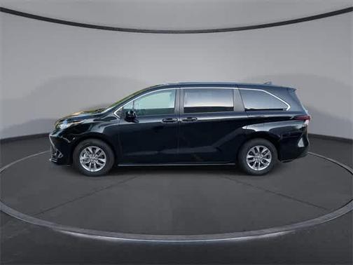 2023 Toyota Sienna LE