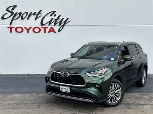 2025 Toyota Highlander Platinum