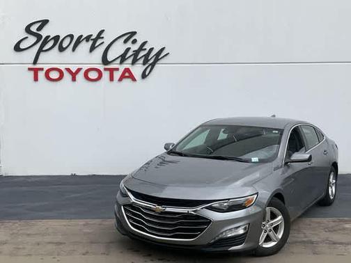 Sterling Gray Metallic 2024 Chevrolet Malibu FWD 1LT