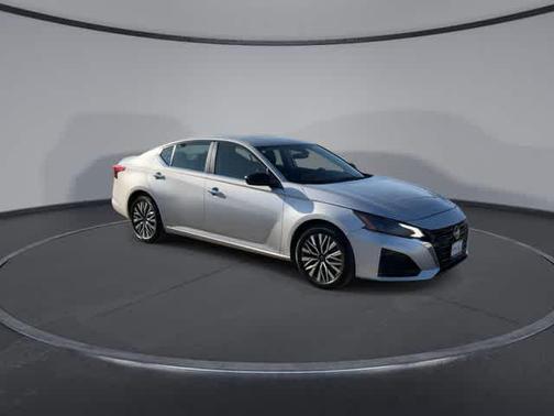 Brilliant Silver Metallic 2024 Nissan Altima 2.5 SV