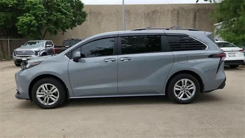 2023 Toyota Sienna Woodland Edition