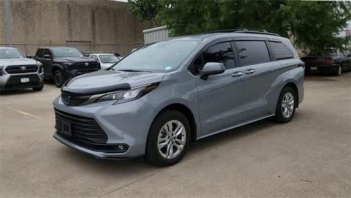 2023 Toyota Sienna Woodland Edition