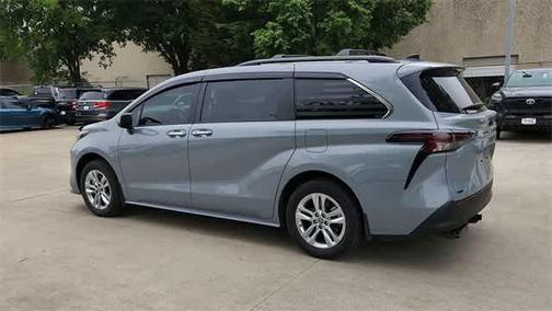 2023 Toyota Sienna Woodland Edition