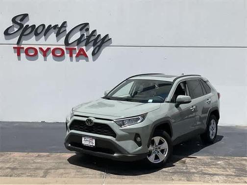 2020 Toyota RAV4 XLE