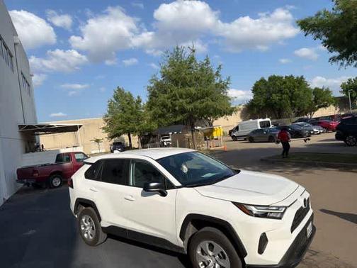 Ice Cap 2025 Toyota RAV4 LE