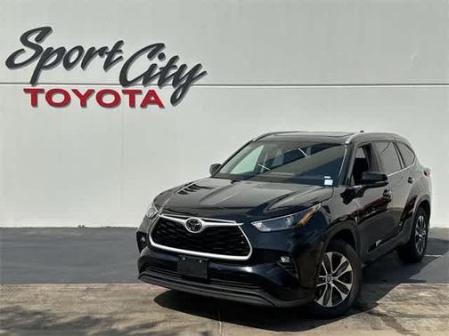 2023 Toyota Highlander XLE