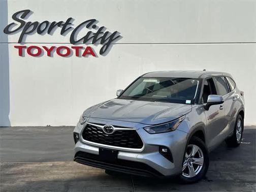 2023 Toyota Highlander LE