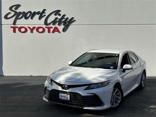 2022 Toyota Camry LE