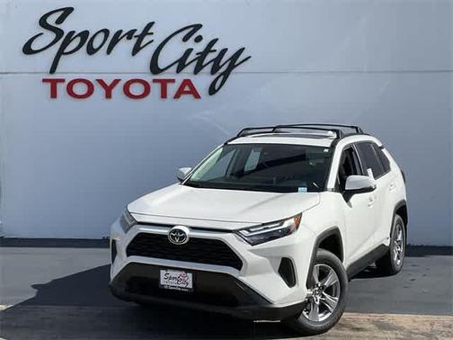 2025 Toyota RAV4 Hybrid XLE