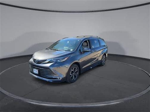 2025 Toyota Sienna Platinum 7 Passenger