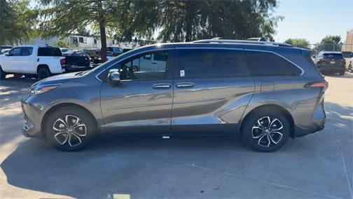 2025 Toyota Sienna Platinum 7 Passenger