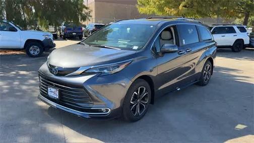 2025 Toyota Sienna Platinum 7 Passenger