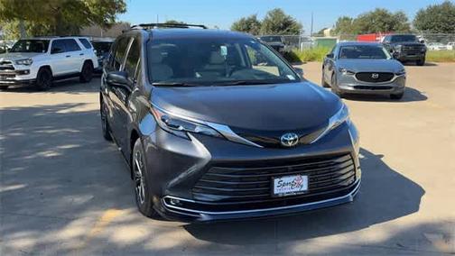 2025 Toyota Sienna Platinum 7 Passenger