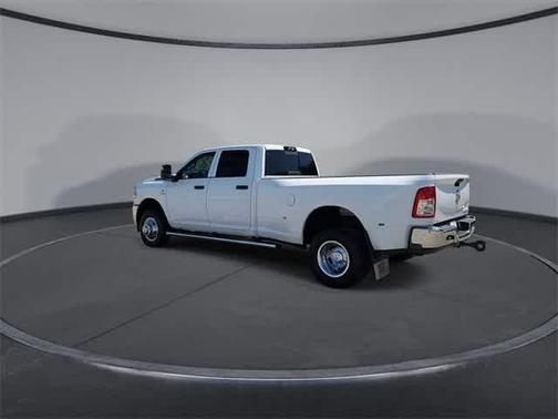 2024 RAM 3500 Tradesman Crew Cab 4x4 8' Box