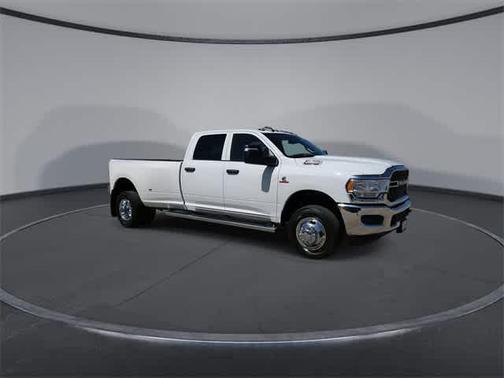 2024 RAM 3500 Tradesman Crew Cab 4x4 8' Box