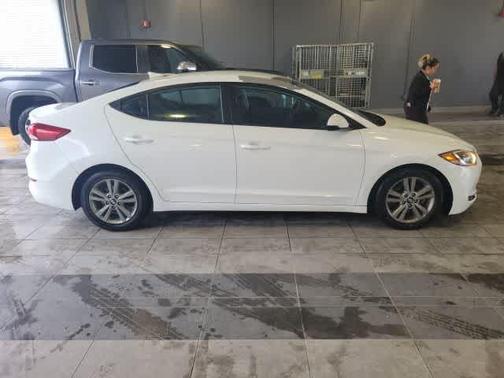 Quartz White Pearl 2018 Hyundai ELANTRA SEL