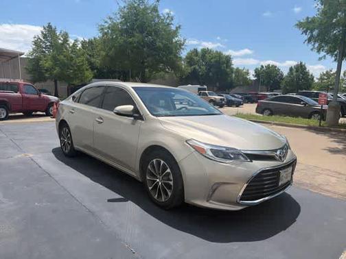 Creme Brulee Mica 2016 Toyota Avalon XLE