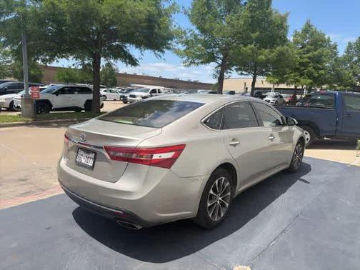 Creme Brulee Mica 2016 Toyota Avalon XLE