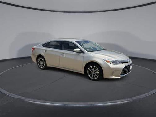 Creme Brulee Mica 2016 Toyota Avalon XLE