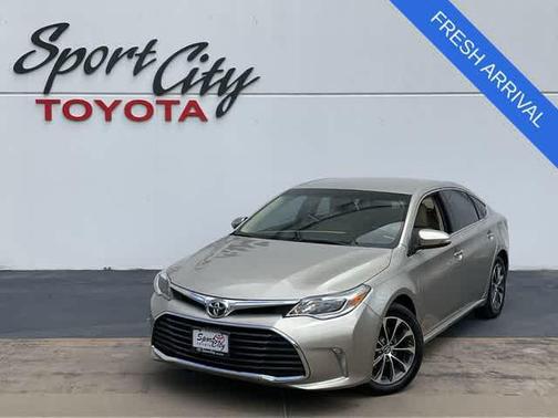 Creme Brulee Mica 2016 Toyota Avalon XLE