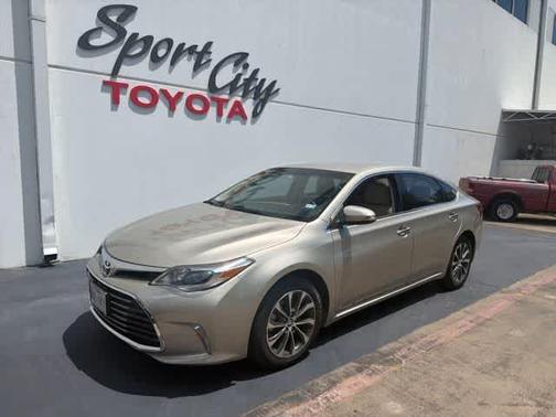 Creme Brulee Mica 2016 Toyota Avalon XLE