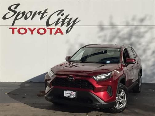 2025 Toyota RAV4 XLE