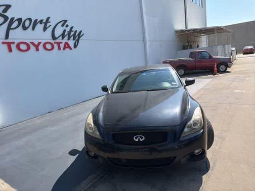 Black Obsidian 2011 INFINITI G37 Journey
