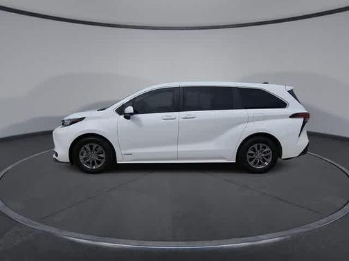 2021 Toyota Sienna LE
