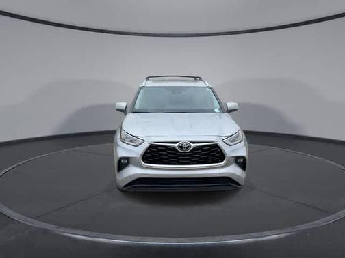 Celestial Silver Metallic 2024 Toyota Highlander Limited