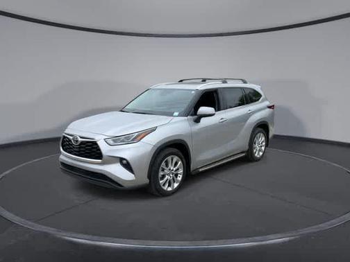 Celestial Silver Metallic 2024 Toyota Highlander Limited