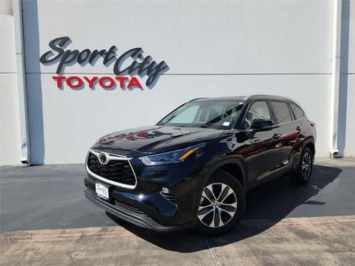 2023 Toyota Highlander XLE