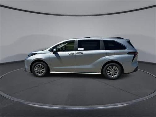 2025 Toyota Sienna XLE 8 Passenger