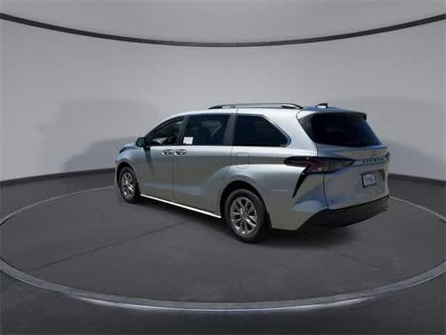 2025 Toyota Sienna XLE 8 Passenger