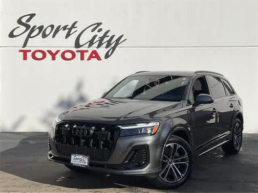 2025 Audi Q7 45 Premium Plus