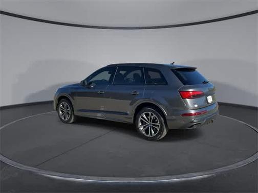2025 Audi Q7 45 Premium Plus