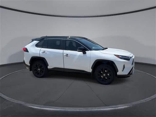 2024 Toyota RAV4 Hybrid SE