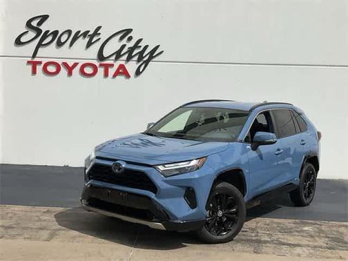 2022 Toyota RAV4 Hybrid SE