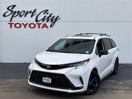 2025 Toyota Sienna XSE 7 Passenger