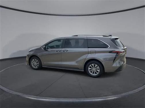 2024 Toyota Sienna LE