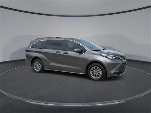 2024 Toyota Sienna LE