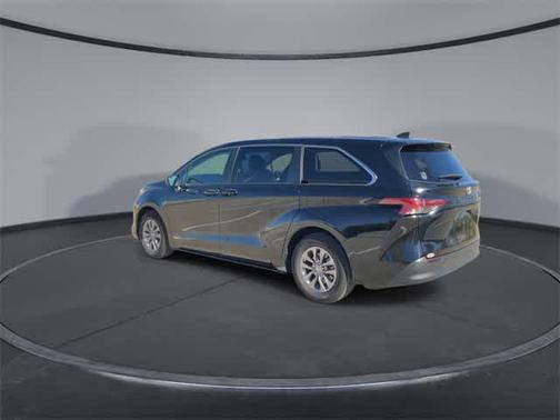 2021 Toyota Sienna LE