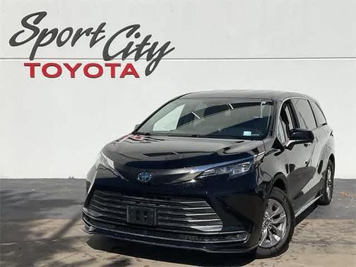 2021 Toyota Sienna LE