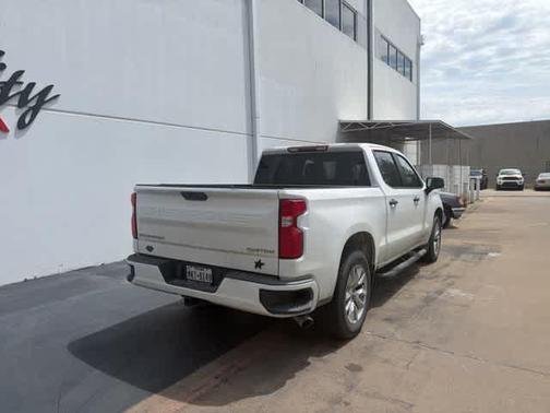 Summit White 2019 Chevrolet Silverado 1500 Custom