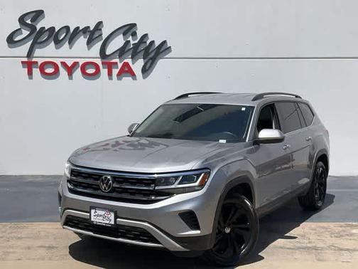 Pyrite Silver Metallic 2022 Volkswagen Atlas 2.0T SE w/Technology