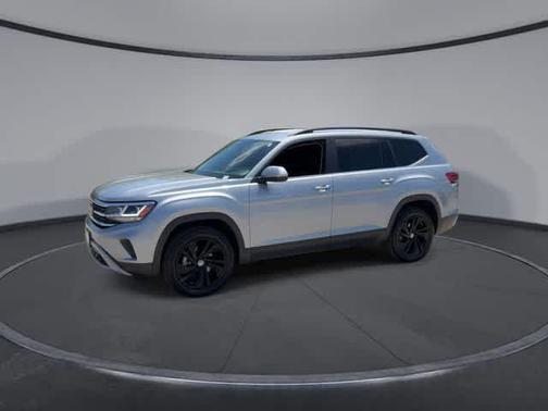 Pyrite Silver Metallic 2022 Volkswagen Atlas 2.0T SE w/Technology