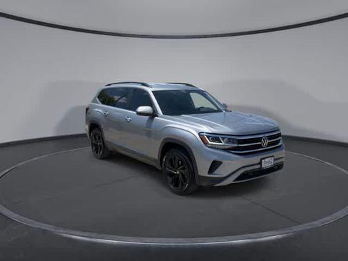 Pyrite Silver Metallic 2022 Volkswagen Atlas 2.0T SE w/Technology