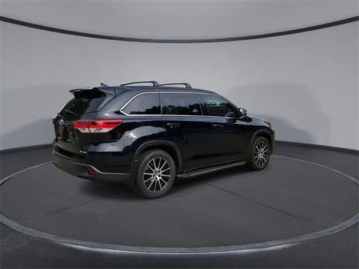 2017 Toyota Highlander SE