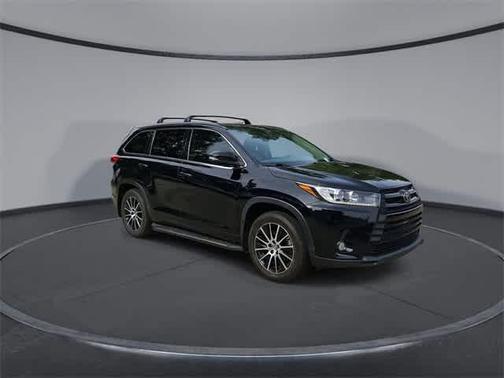 2017 Toyota Highlander SE