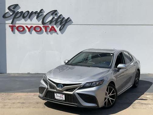 Celestial Silver Metallic 2024 Toyota Camry Hybrid SE
